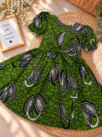 Robe à manches bouffantes enfant en wax, coloris Jade Leaf, vue à plat